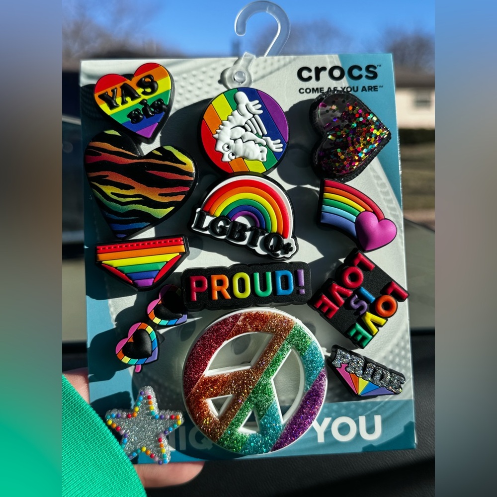 CROCS Vibrant Pride Jibbitz Charm Set - Rainbow and Black